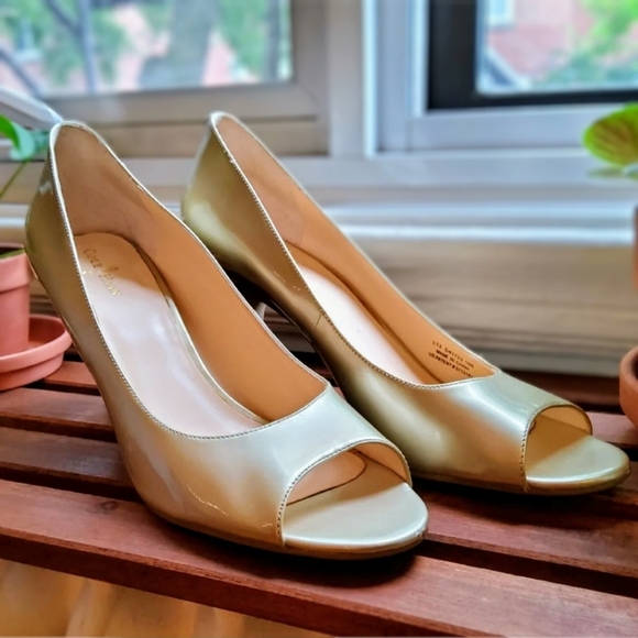 Cole Haan Shoes - ✔️ NIKE AIR COLE  HAAN LAINEY OPEN TOE PUMP GOLD METALLIC PATENT SIZE 10B